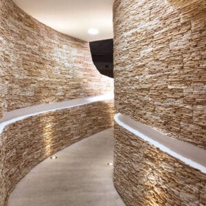 paredes de piedra en interiores lareda canela