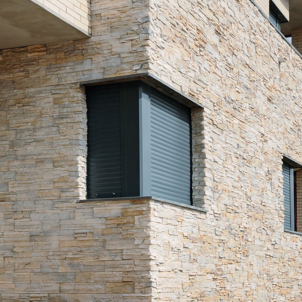 Revestimiento exterior que imita piedra con textura natural